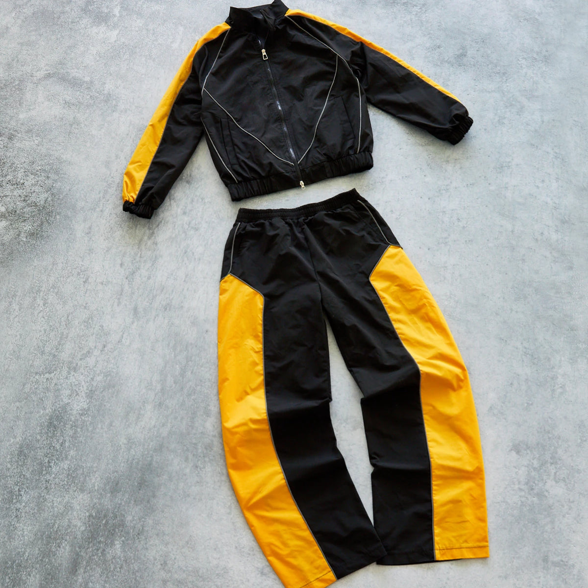 OEM Custom Men' Sets Sportwear Lightweight Zipper 100% Nylon Casual Outerwear Set Tracksuit for Men