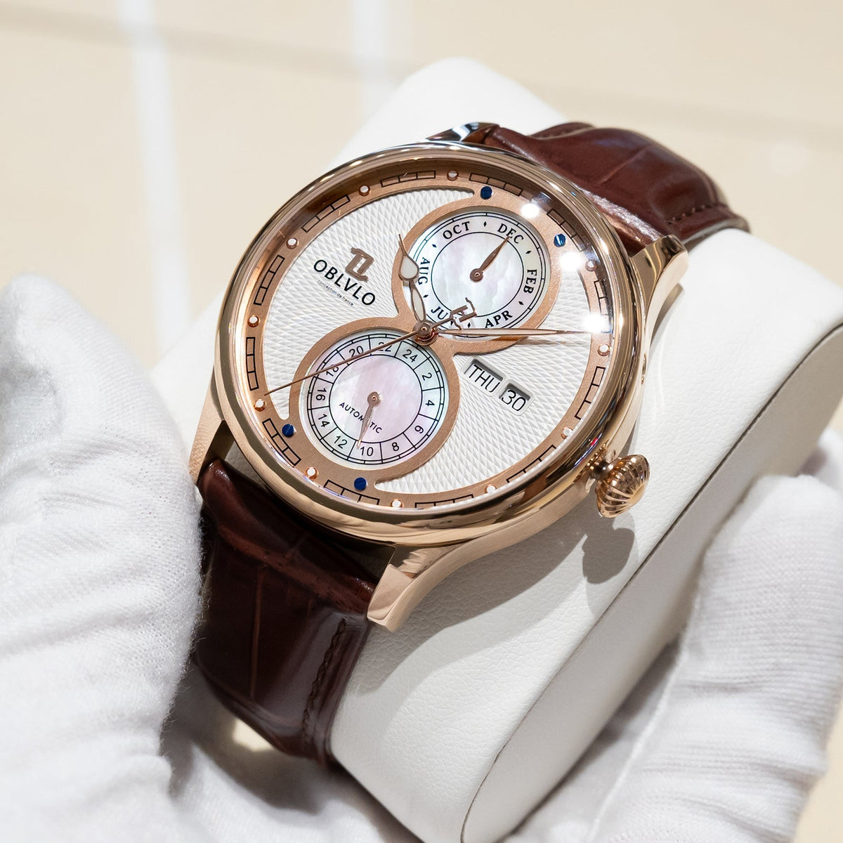 Mother of Pearl AM Vintage Dress Design Automatic Watch