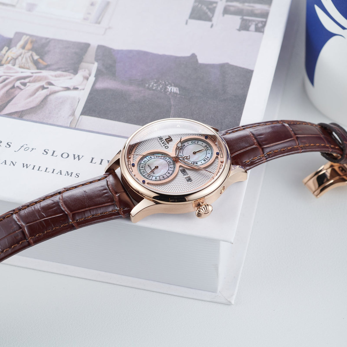 Mother of Pearl AM Vintage Dress Design Automatic Watch