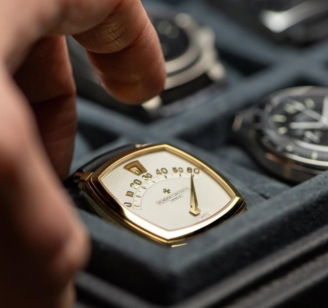 RETROGRADE JUMP HOUR AUTOMATIC WATCH