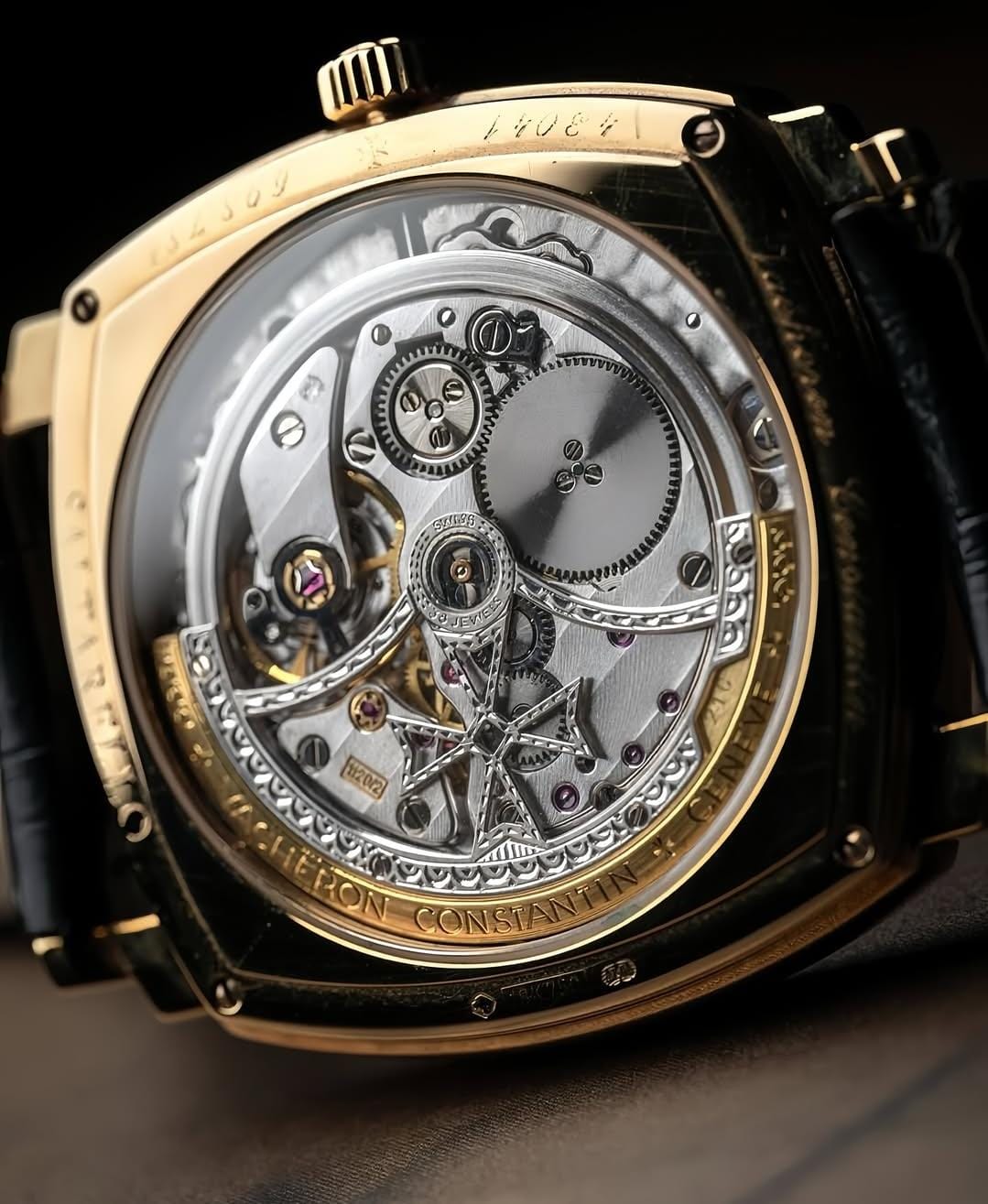 RETROGRADE JUMP HOUR AUTOMATIC WATCH