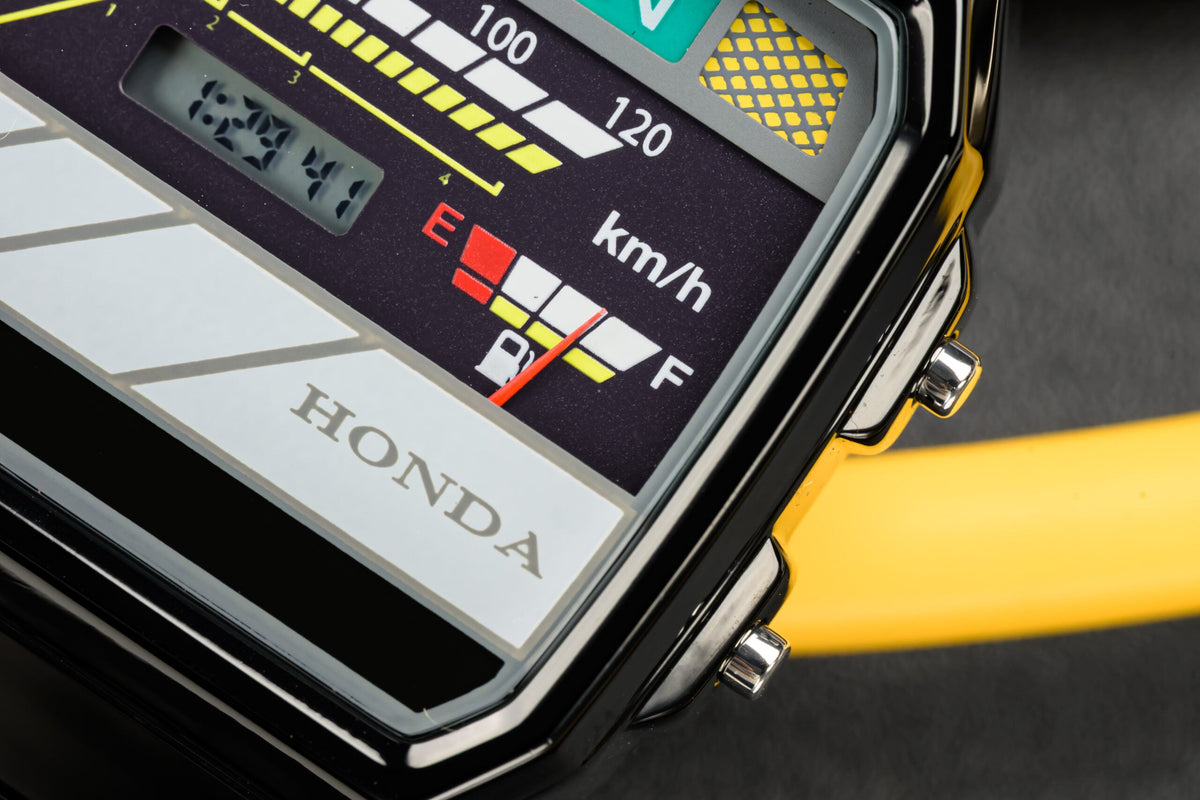 H*nda Watch Version II (The discount is valid until November 1)